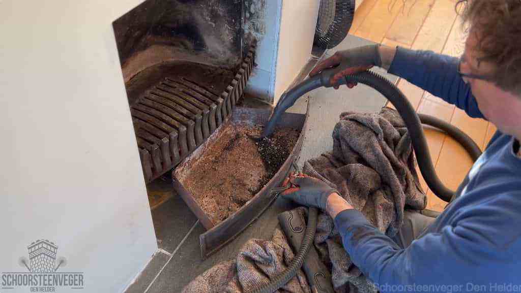 Prijs schoorsteenvegen Den Helder schouw reinigen Prijs schoorsteenvegen Den Helder schouw reinigen